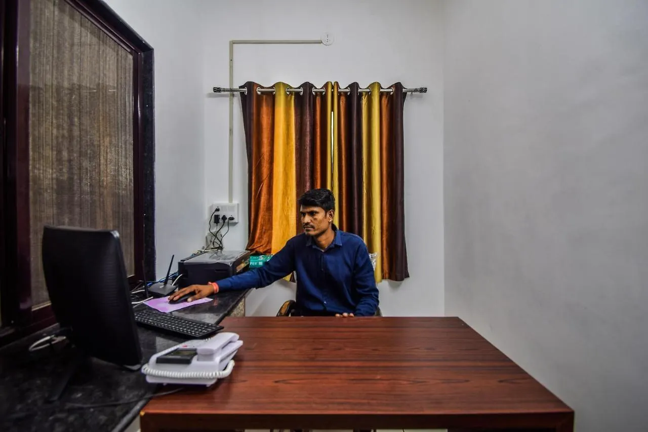 Oyo 23381 Hotel Sagar Ratna Udaipur Hindistan